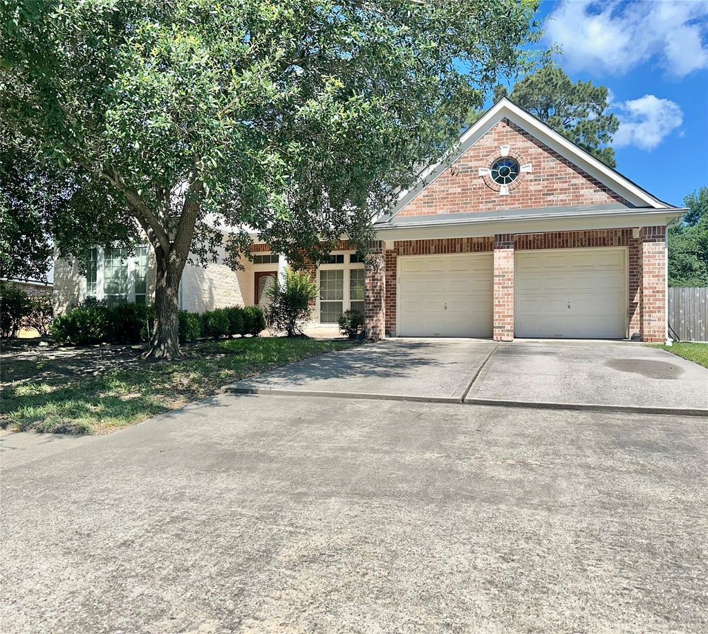 Photo of 15923 Maple Shores Drive, Houston, TX 77044 (MLS # 41438885)