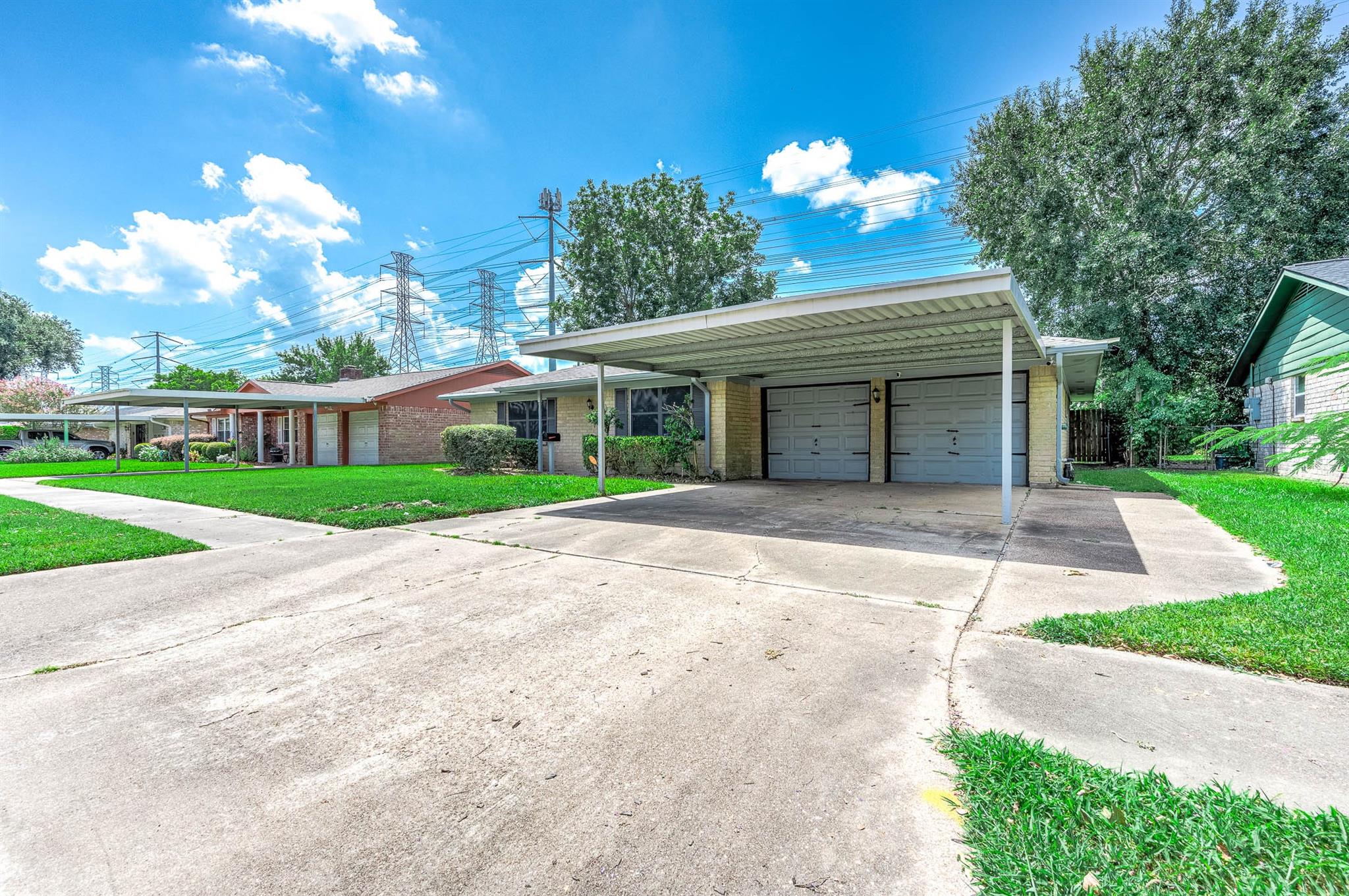 902 S Kaufman Drive