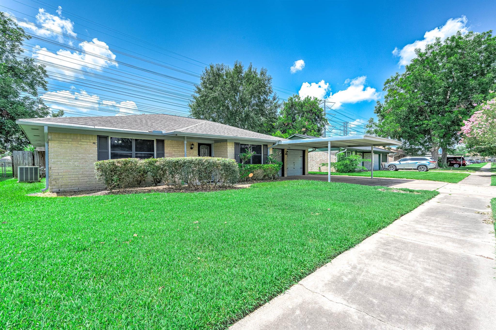 902 S Kaufman Drive