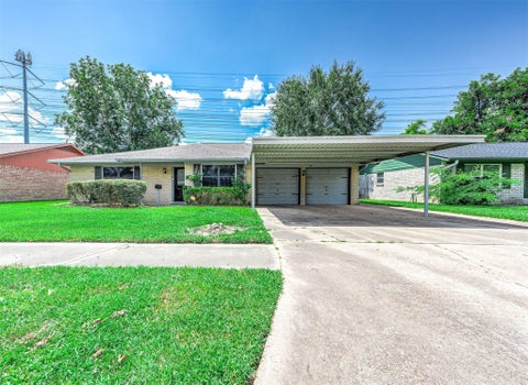 Photo of 902 S Kaufman Drive, Deer Park, TX 77536 (MLS # 41491810)