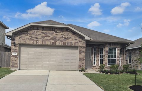 Photo of 104 Cullen Street, Angleton, TX 77515 (MLS # 40315632)