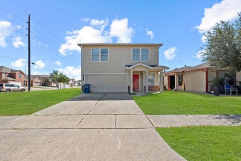 Photo of 807 Darbydale Crossing Lane, Houston, TX 77090 (MLS # 82186832)