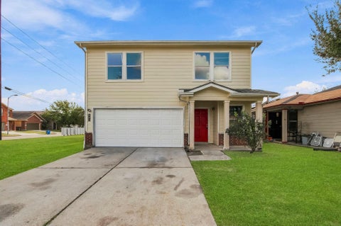 Photo of 807 Darbydale Crossing Lane, Houston, TX 77090 (MLS # 82186832)