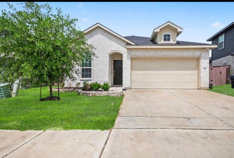 Homes For Sale - 214 Water Grass Trail<br/> Brazoria County, Clute, TX 77531