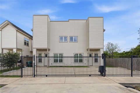 Photo of 9320 Coffee Street #A-B, Houston, TX 77033 (MLS # 71776906)