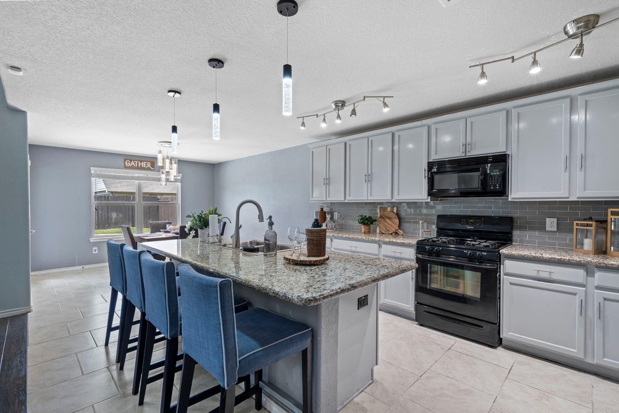 18110 Tenasserim Pine Trace