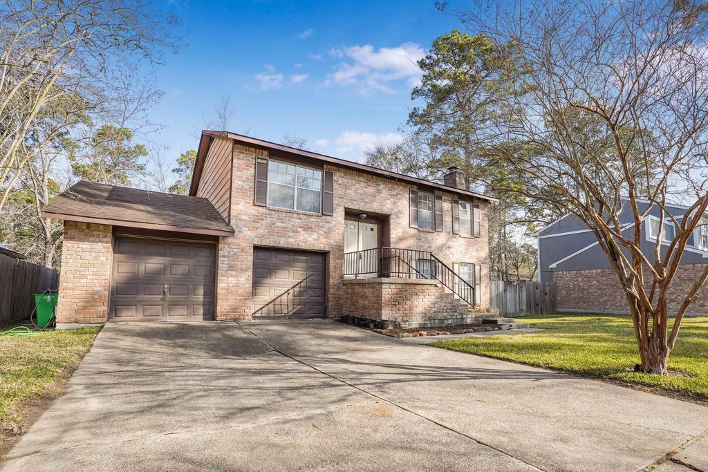 Photo of 2019 Lake Creek Drive, Houston, TX 77339 (MLS # 96467349)