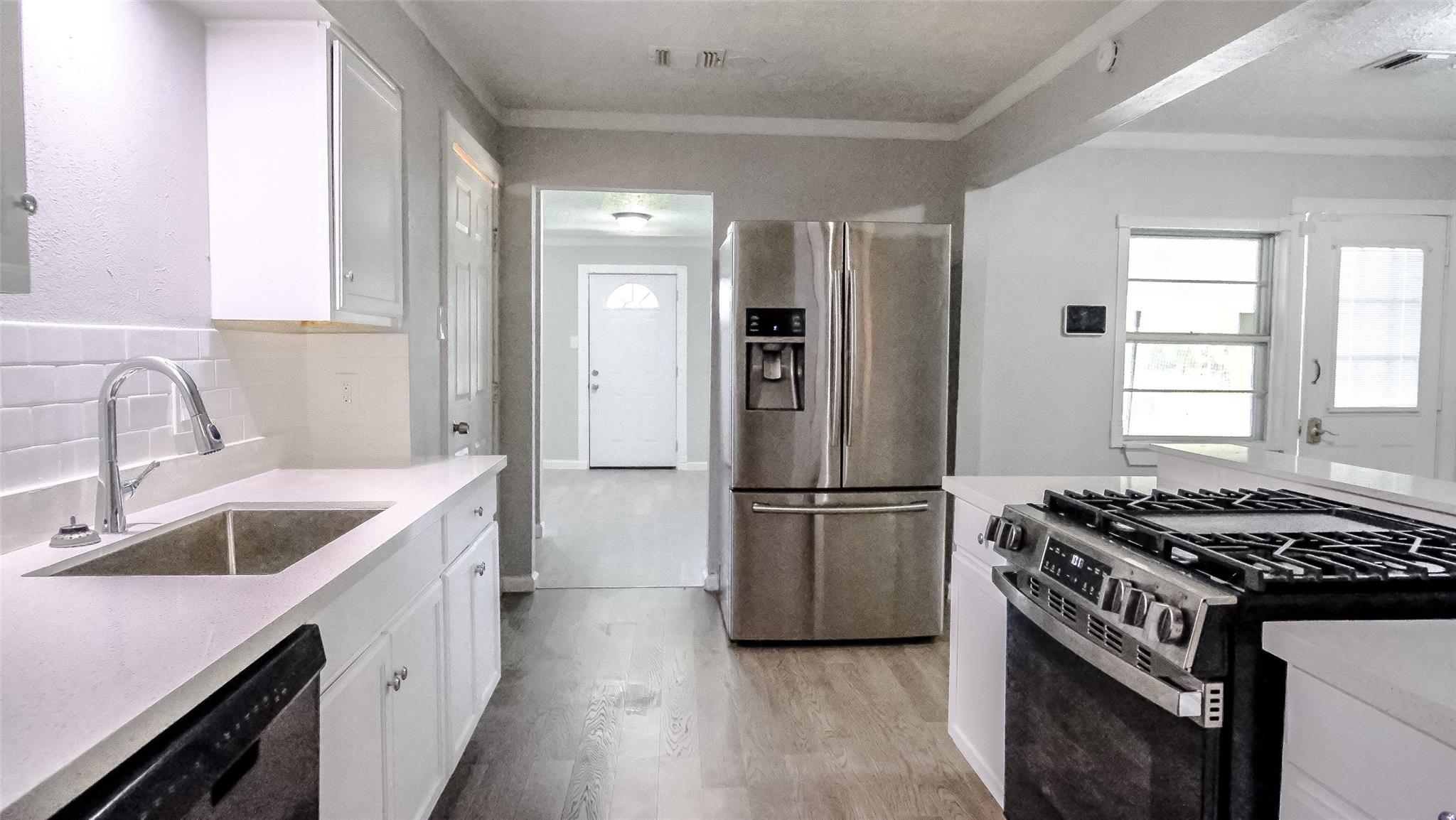 2004 W Gulf Street W