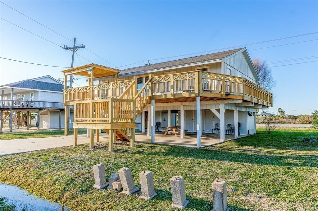 Photo of 3619 Barracuda, Crystal Beach, TX 77650 (MLS # 23809579)