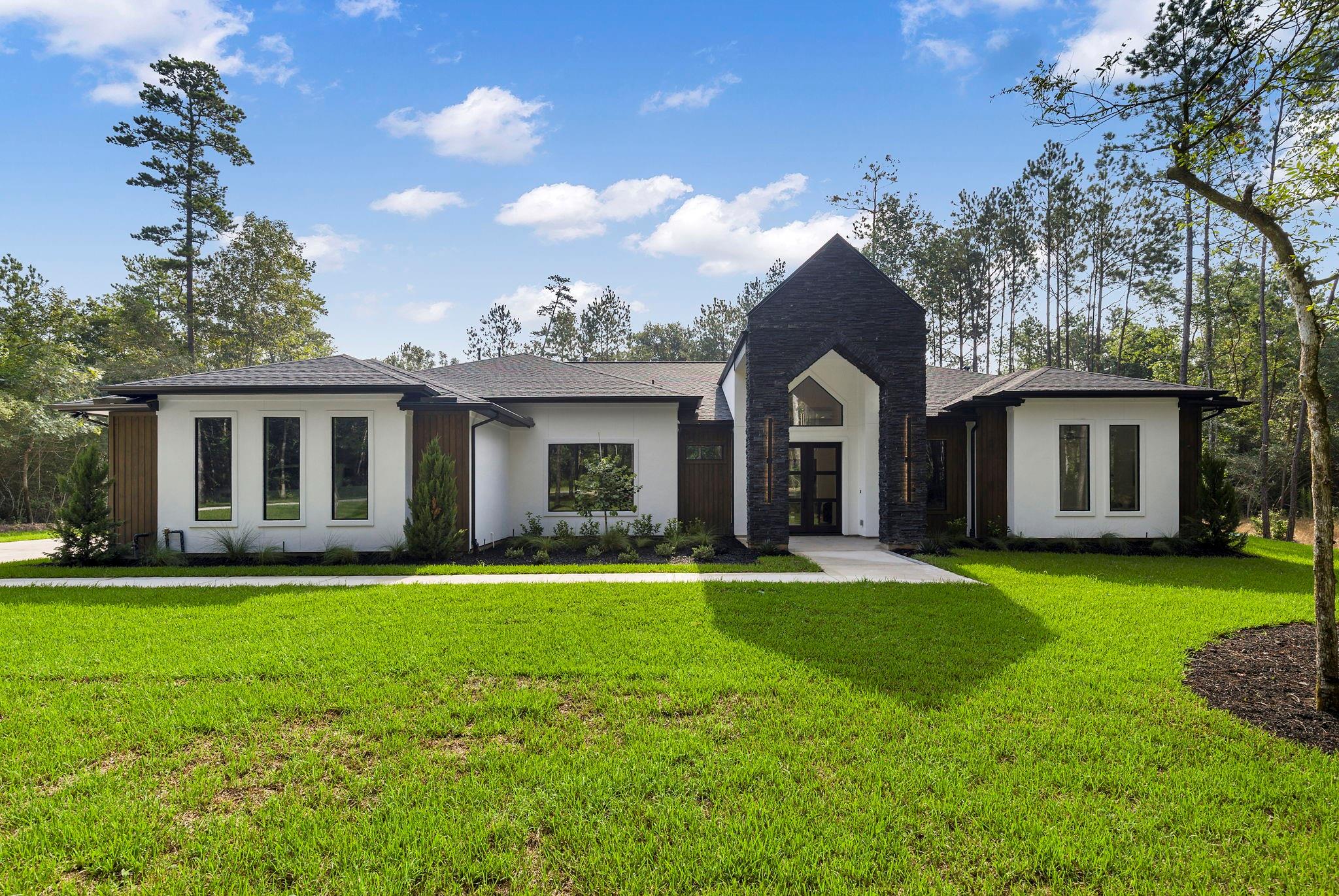 15868 Wooded Trail Way
