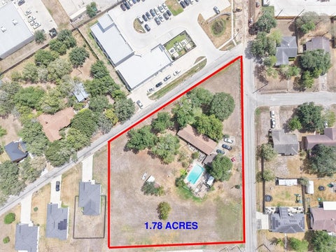 Photo of 202 Broadmoor Street, Victoria, TX 77904 (MLS # 31729658)