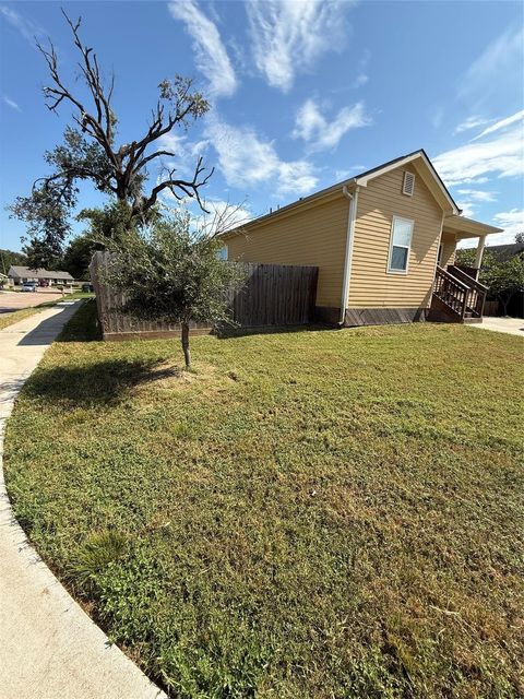 Tiny photo for 11639 Woodbuck Trail, Houston, TX 77013 (MLS # 56915083)