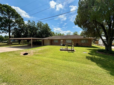 Photo of 309 Crews Way, West Columbia, TX 77486 (MLS # 26546731)