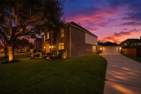 Photo of 2309 Echo Harbor Drive, Pearland, TX 77584 (MLS # 39893973)