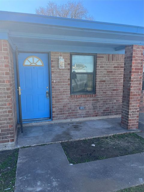 Photo of 402 Thompson Drive, Bay City, TX 77414 (MLS # 82593548)