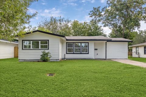 Photo of 3105 Babin Drive, Texas City, TX 77590 (MLS # 31443077)