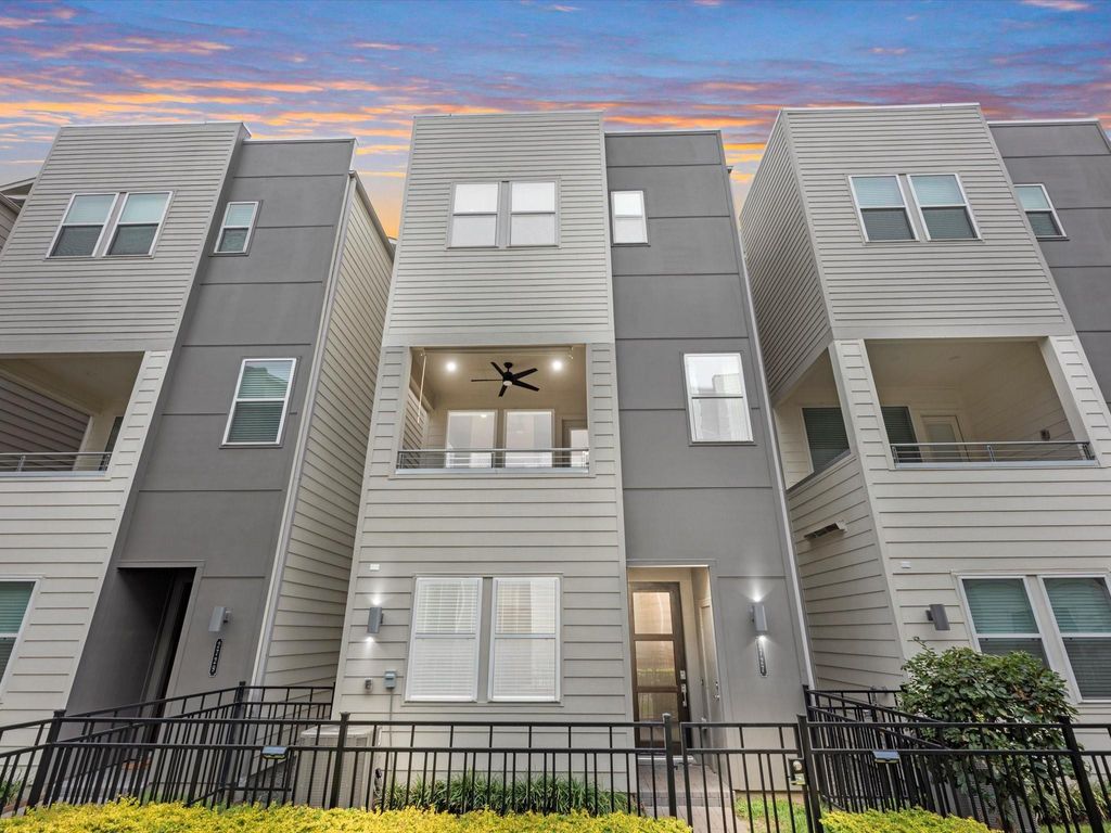 Photo of 2727 Clinton Drive, Houston, TX 77020 (MLS # 73137663)