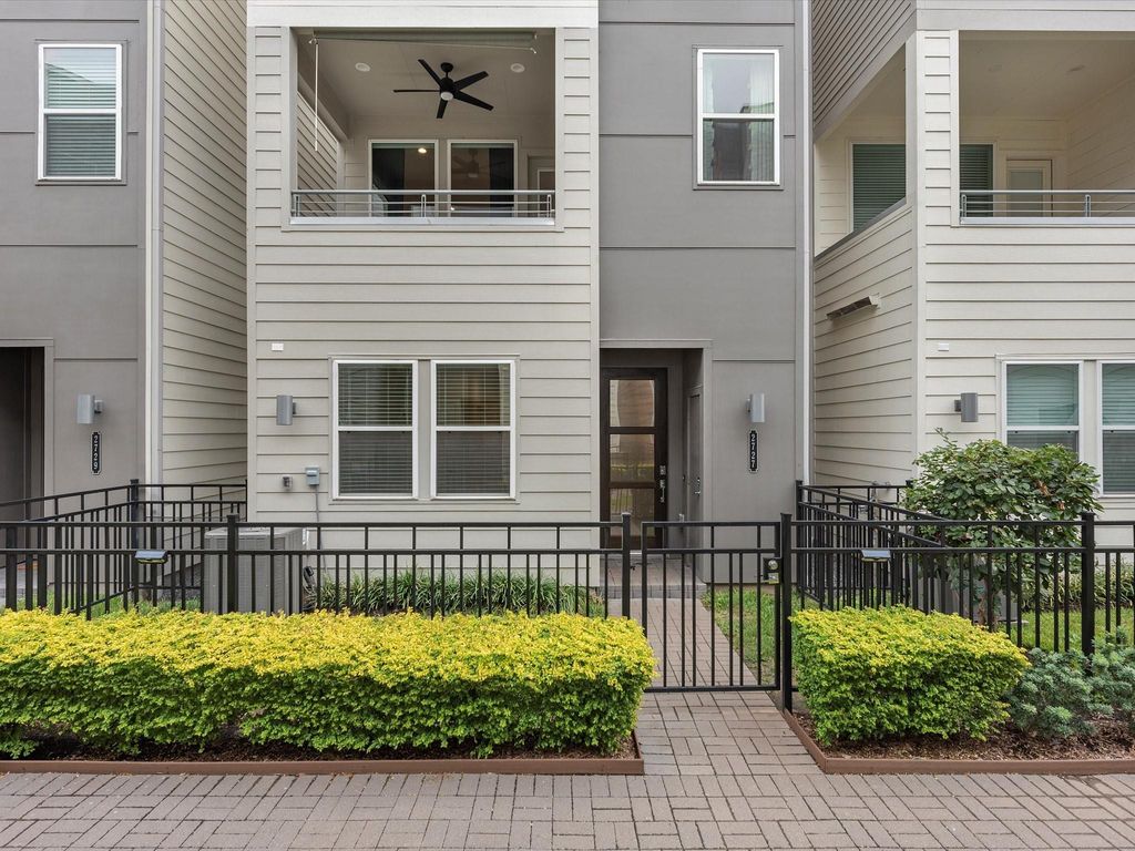 Photo of 2727 Clinton Drive, Houston, TX 77020 (MLS # 73137663)