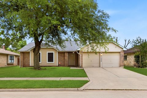 Homes For Sale - 21330 Golden Dove Drive<br/> Spring, TX 77388