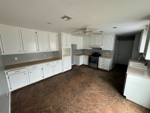 Photo of 2923 Ashford Trail Dr, Houston, TX 77082 (MLS # 65025916)