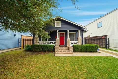 Photo of 1110 E 26th Street, Houston, TX 77009 (MLS # 87911069)