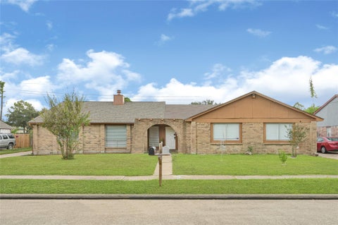 Homes For Sale - 19527 Lazy Valley Drive<br/> Katy, TX 77449