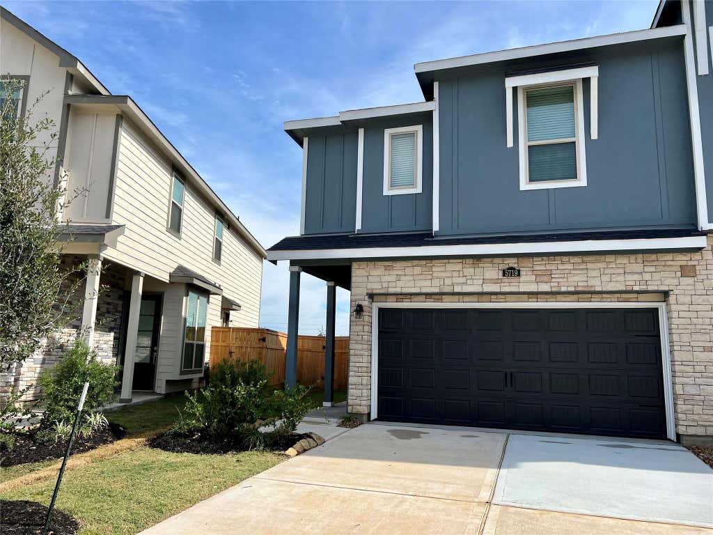 Photo of 5719 Foggy Vine Court Ct, Fulshear, TX 77441 (MLS # 31300700)