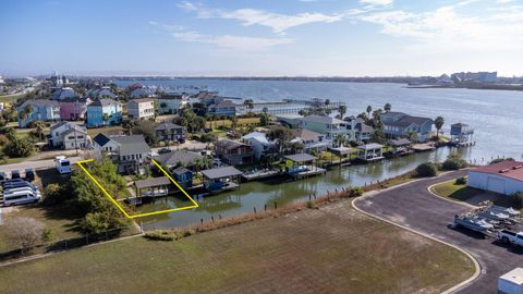 Photo of 1003 Commodore Drive, Galveston, TX 77554 (MLS # 47751625)