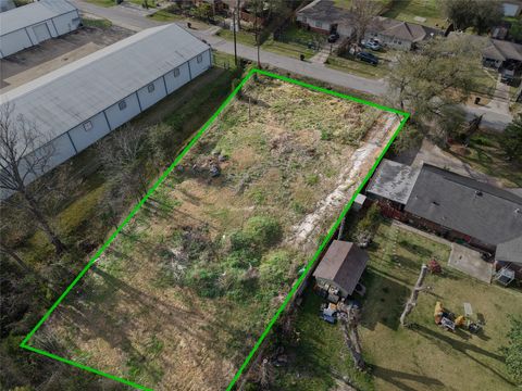 345 Delz Street Houston TX 77018