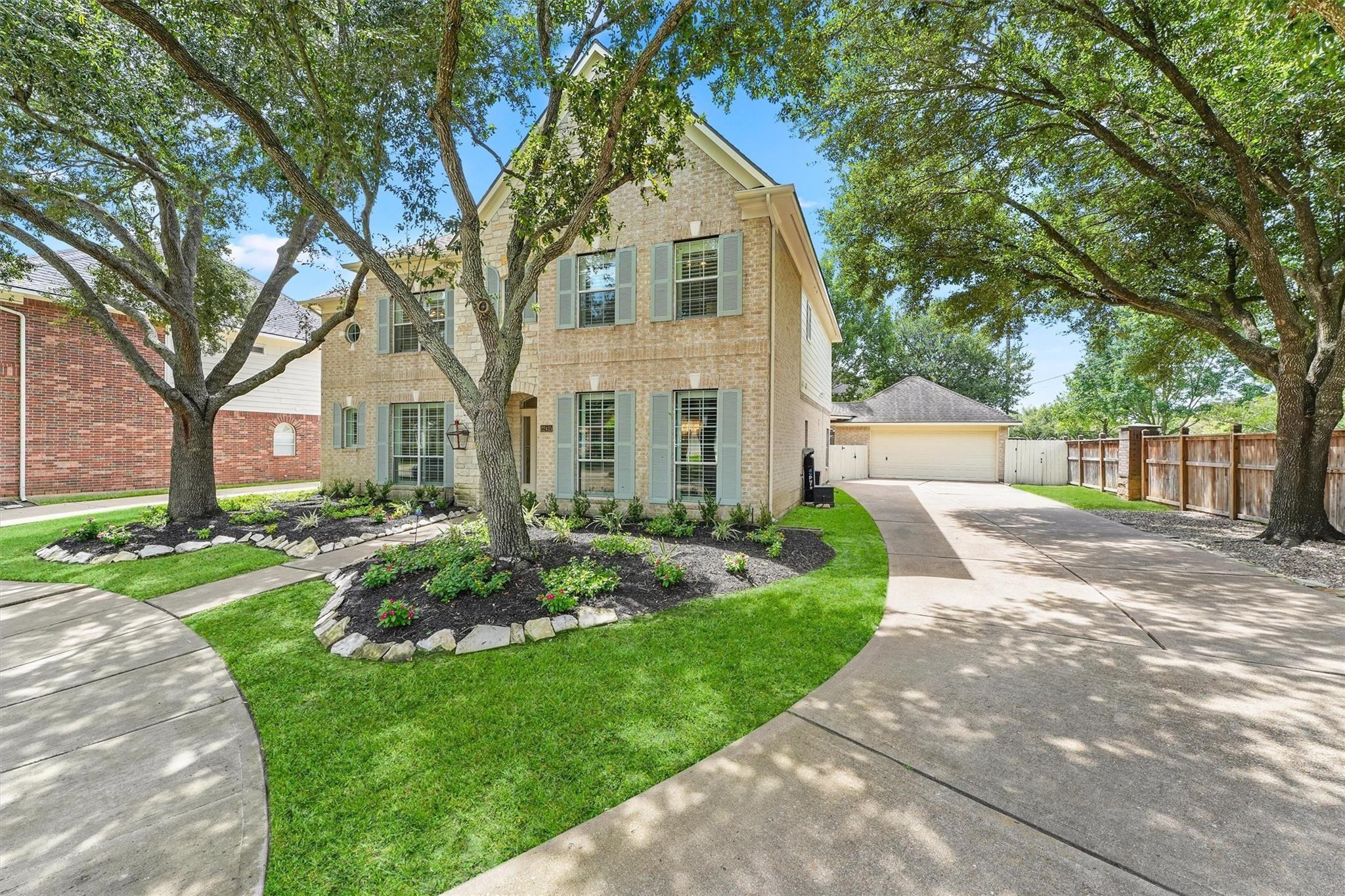 22415 Elizabeth Place Court