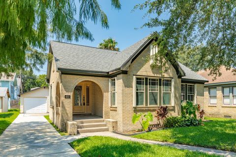 Photo of 4910 Wharton Drive, Galveston, TX 77551 (MLS # 98065081)