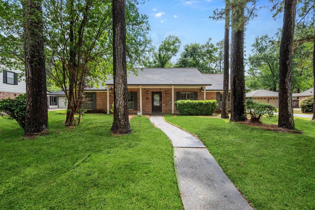 Photo of 2006 Running Springs Drive, Kingwood, TX 77339 (MLS # 62641342)