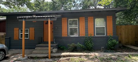 Photo of 607 W Dallas Street, Conroe, TX 77301 (MLS # 46429472)