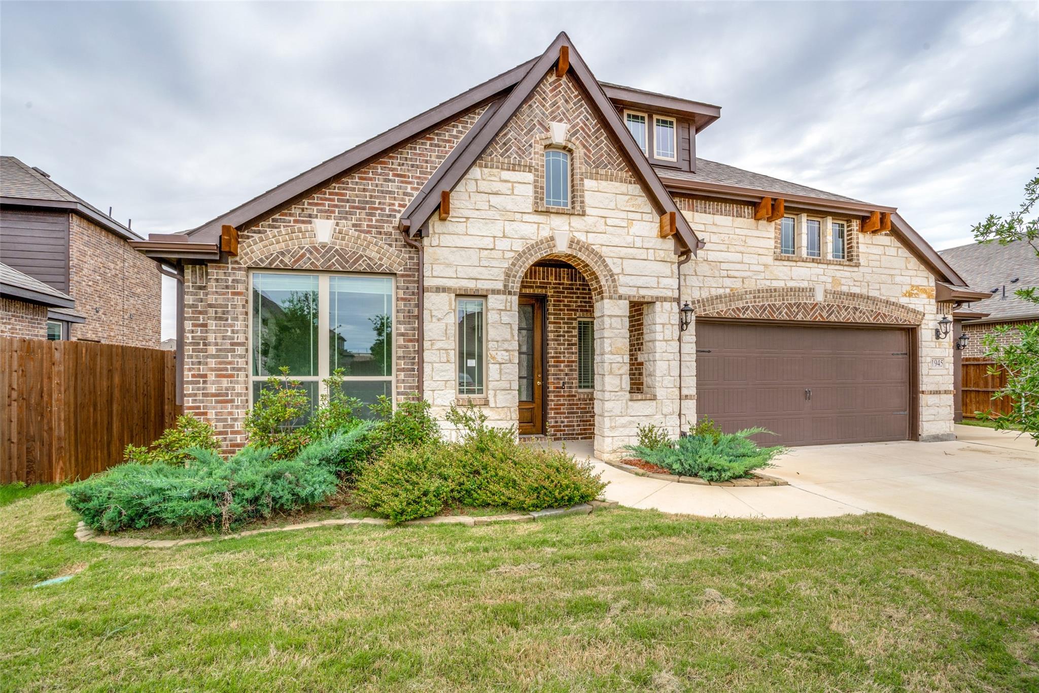 1945 Cedarwood Drive