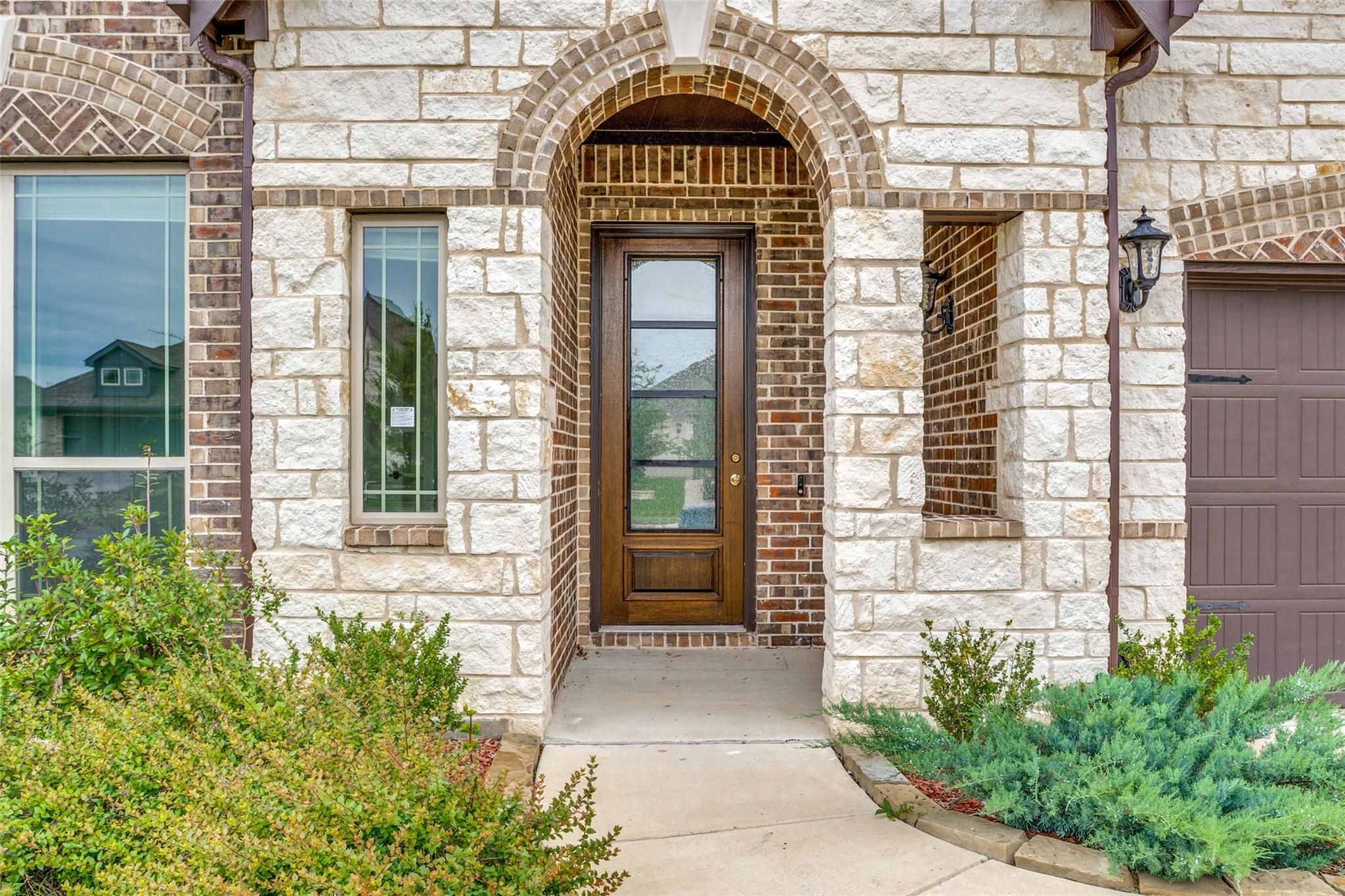 1945 Cedarwood Drive