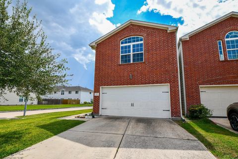 Photo of 5103 Dartmoor Ridge Trail, Houston, TX 77066 (MLS # 92413471)