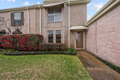Photo of 1303 Town Circle #4, Baytown, TX 77520 (MLS # 76940431)