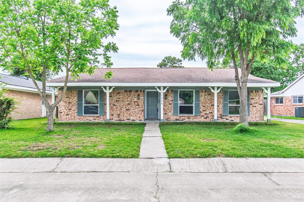 Photo of 11726 N Willow Circle, Houston, TX 77071 (MLS # 57186095)
