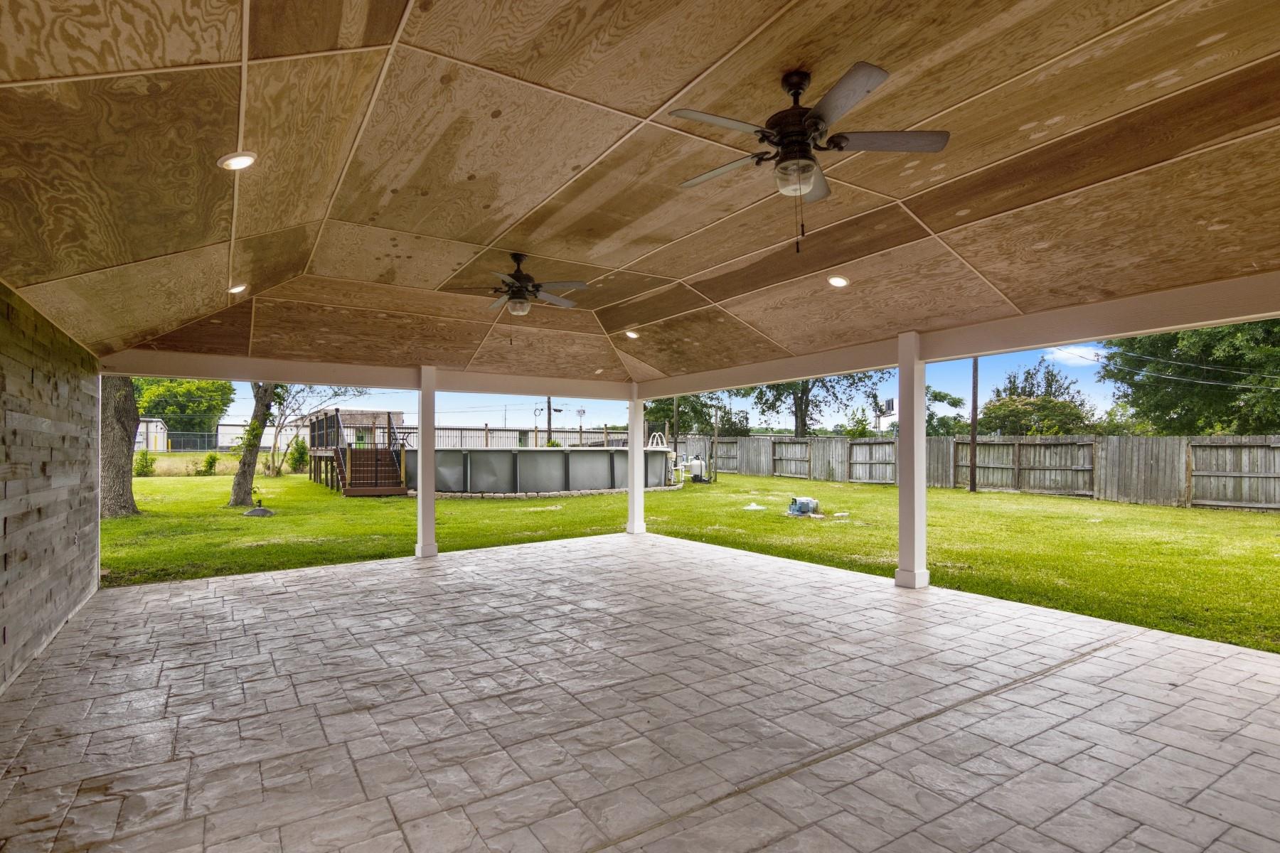 11214 Ashwood Drive