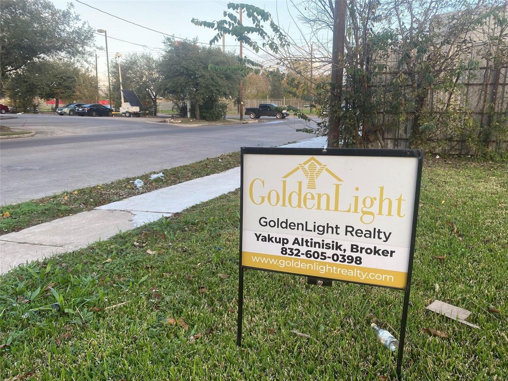 Photo of 3848 Mainer Street, Houston, TX 77021 (MLS # 33283424)