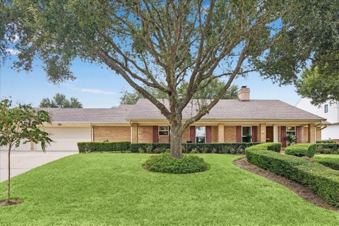 Photo of 9110 Cliffwood Drive, Houston, TX 77096 (MLS # 39699017)