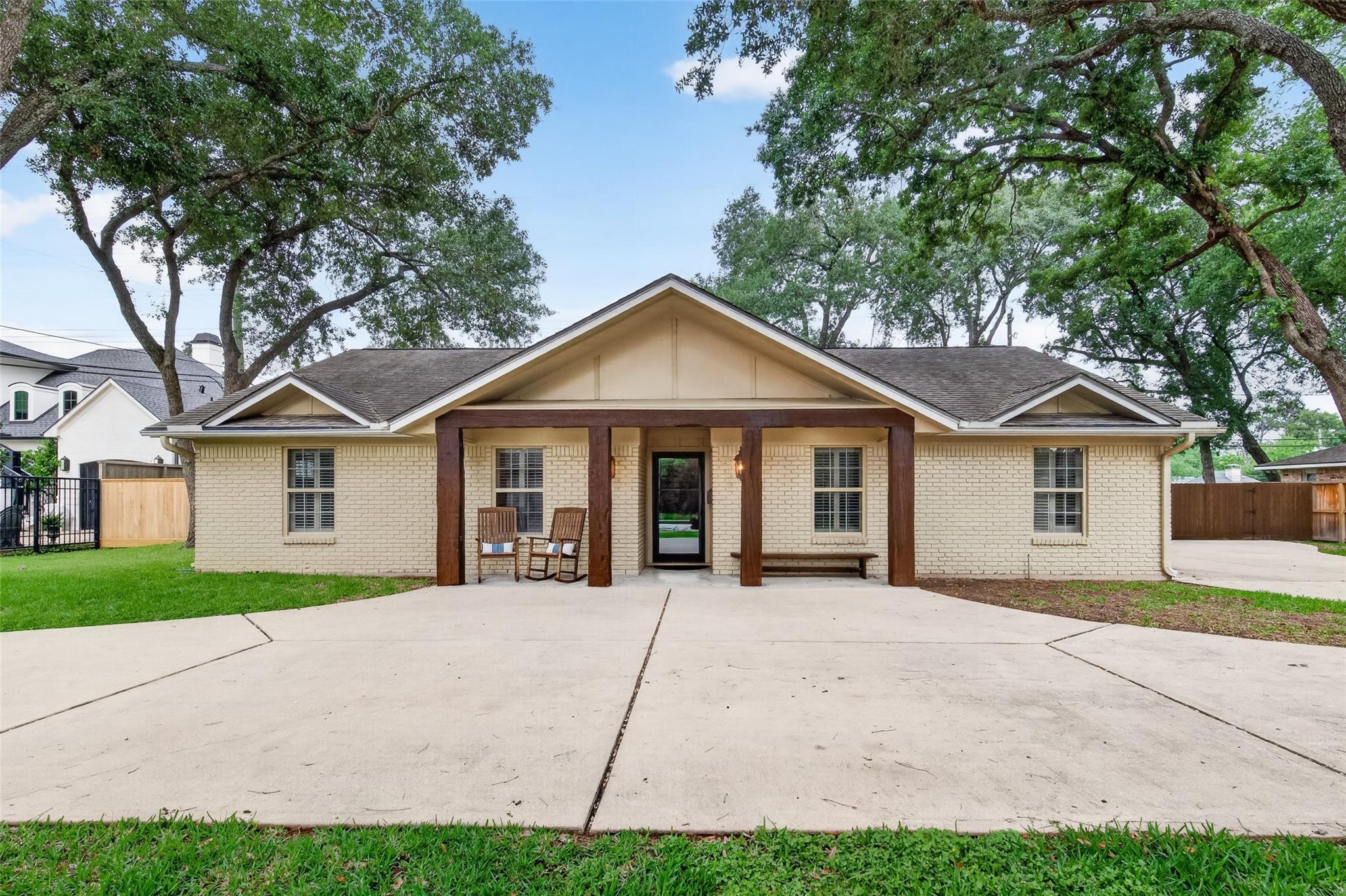 341 W Gaywood Drive