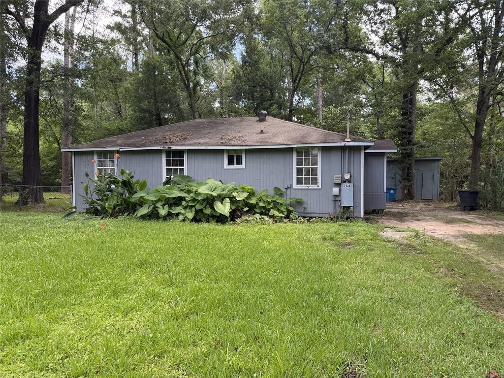 Photo of 5764 Cessna Drive, Montgomery, TX 77316 (MLS # 83129001)