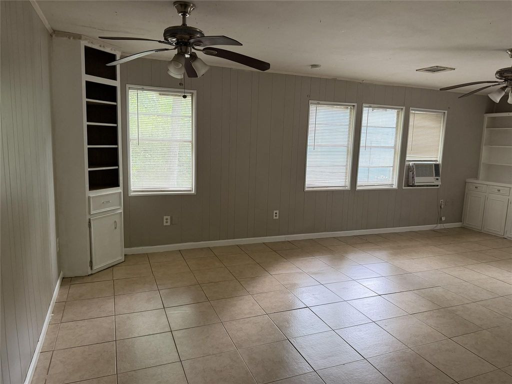 Photo of 5764 Cessna Drive, Montgomery, TX 77316 (MLS # 83129001)