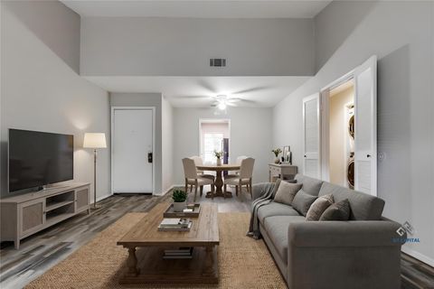 Photo of 9707 Richmond Avenue #34, Houston, TX 77042 (MLS # 52228407)