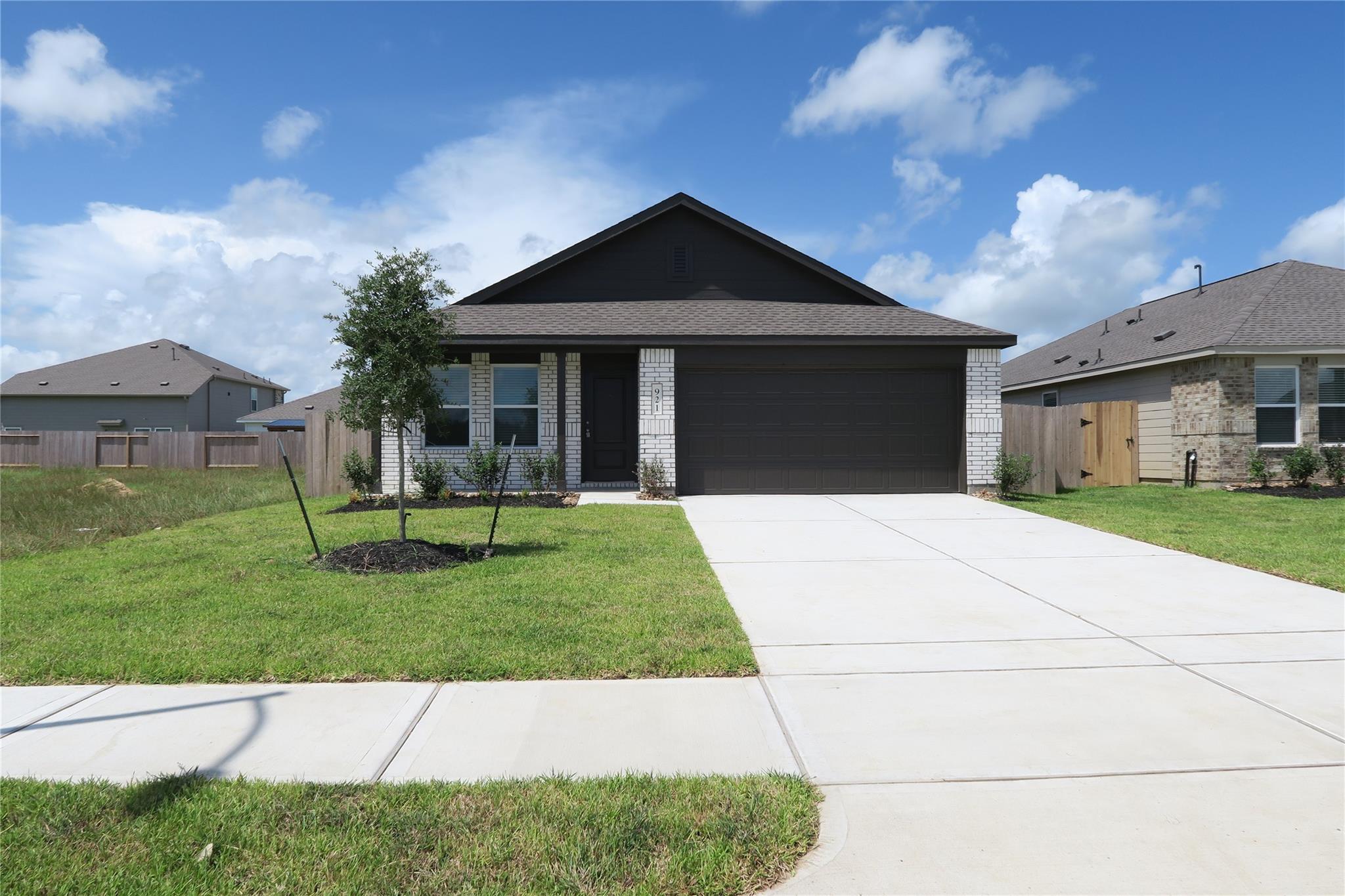 921 Woodhaven Lakes Drive