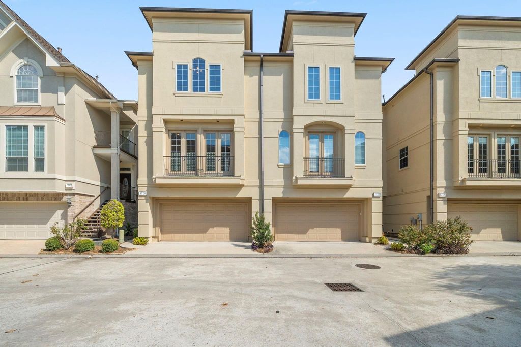 Photo of 1726 Stacy Falls, Houston, TX 77008 (MLS # 63664067)