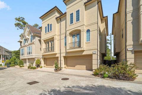 Photo of 1726 Stacy Falls, Houston, TX 77008 (MLS # 63664067)