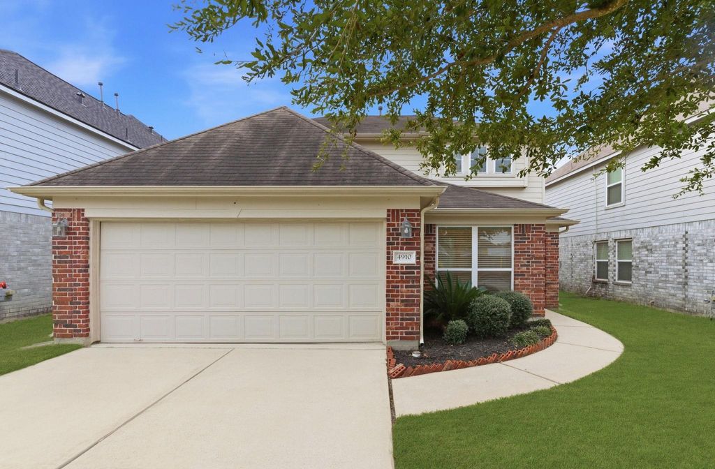 Photo of 4910 Conifer Ridge Way, Humble, TX 77346 (MLS # 31786308)