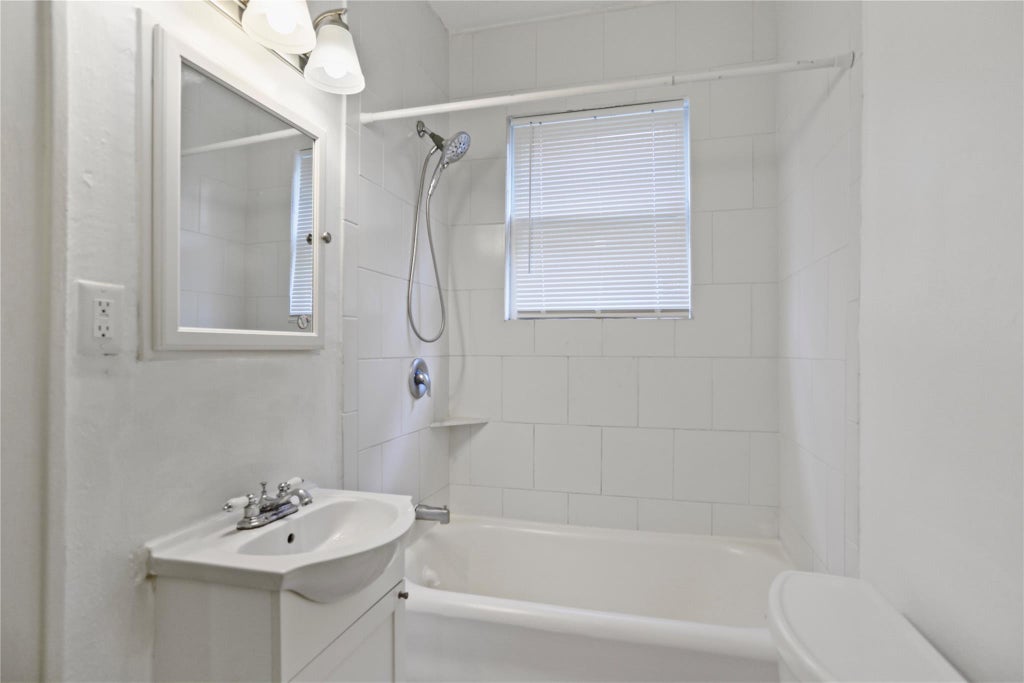 Photo of 3719 Audubon Place #1, Houston, TX 77006 (MLS # 19258260)